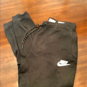 Men’s medium Nike black jogger pants